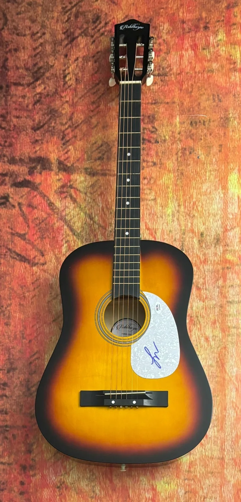 PSA 4 Non Blondes Star * LINDA PERRY * Signed Acoustic Guitar PROOF COA, изображение 3