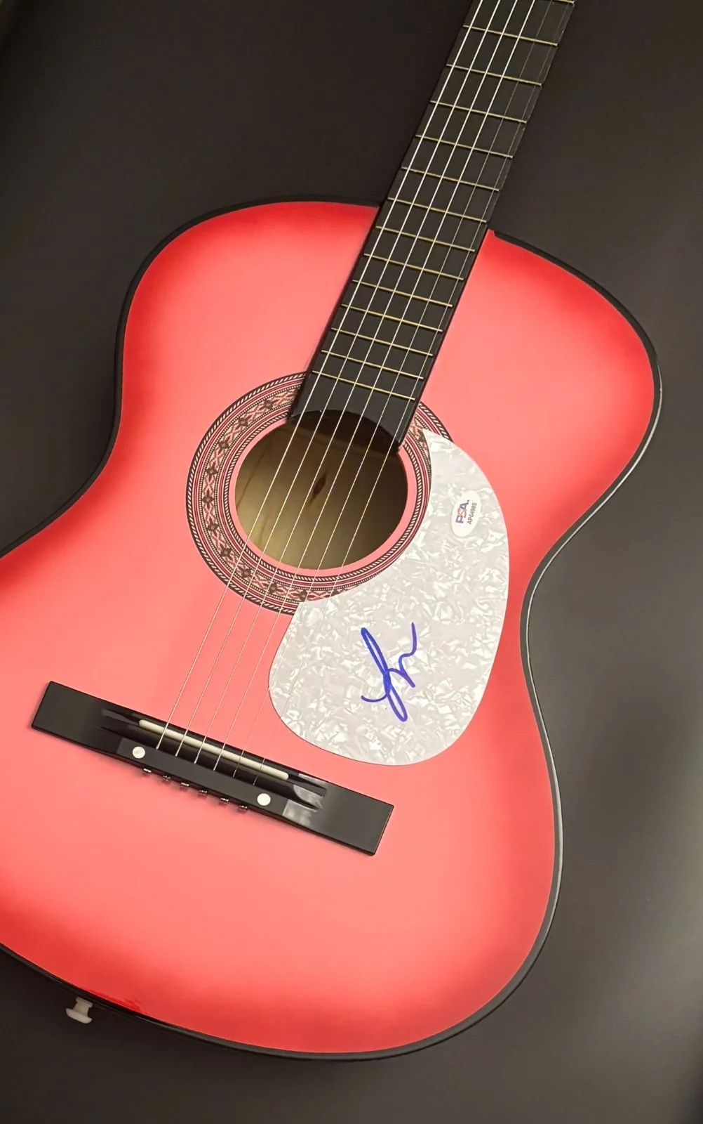 PSA 4 Non Blondes Star * LINDA PERRY * Signed Acoustic Guitar PROOF COA, изображение 4