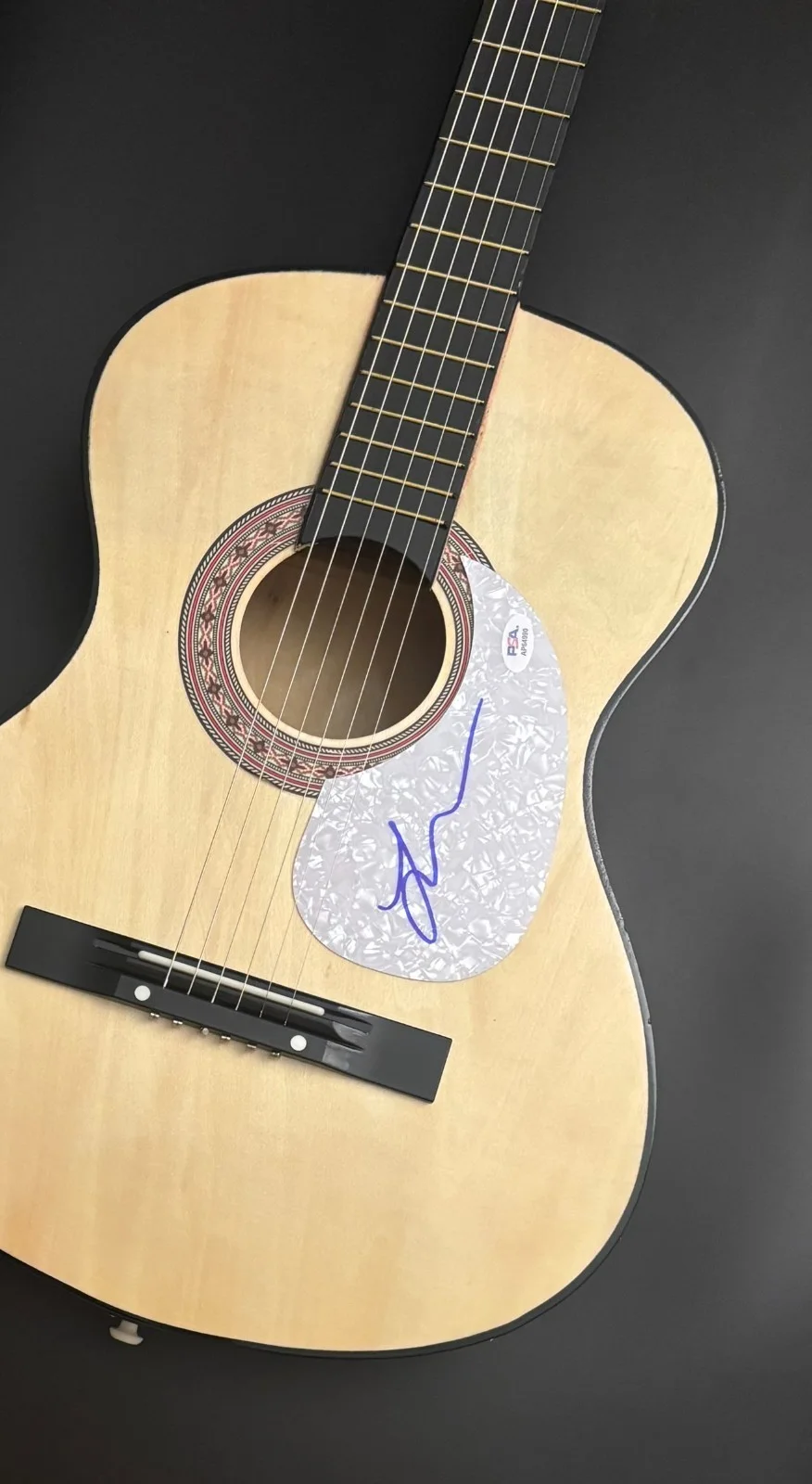 PSA 4 Non Blondes Star * LINDA PERRY * Signed Acoustic Guitar PROOF COA, изображение 4