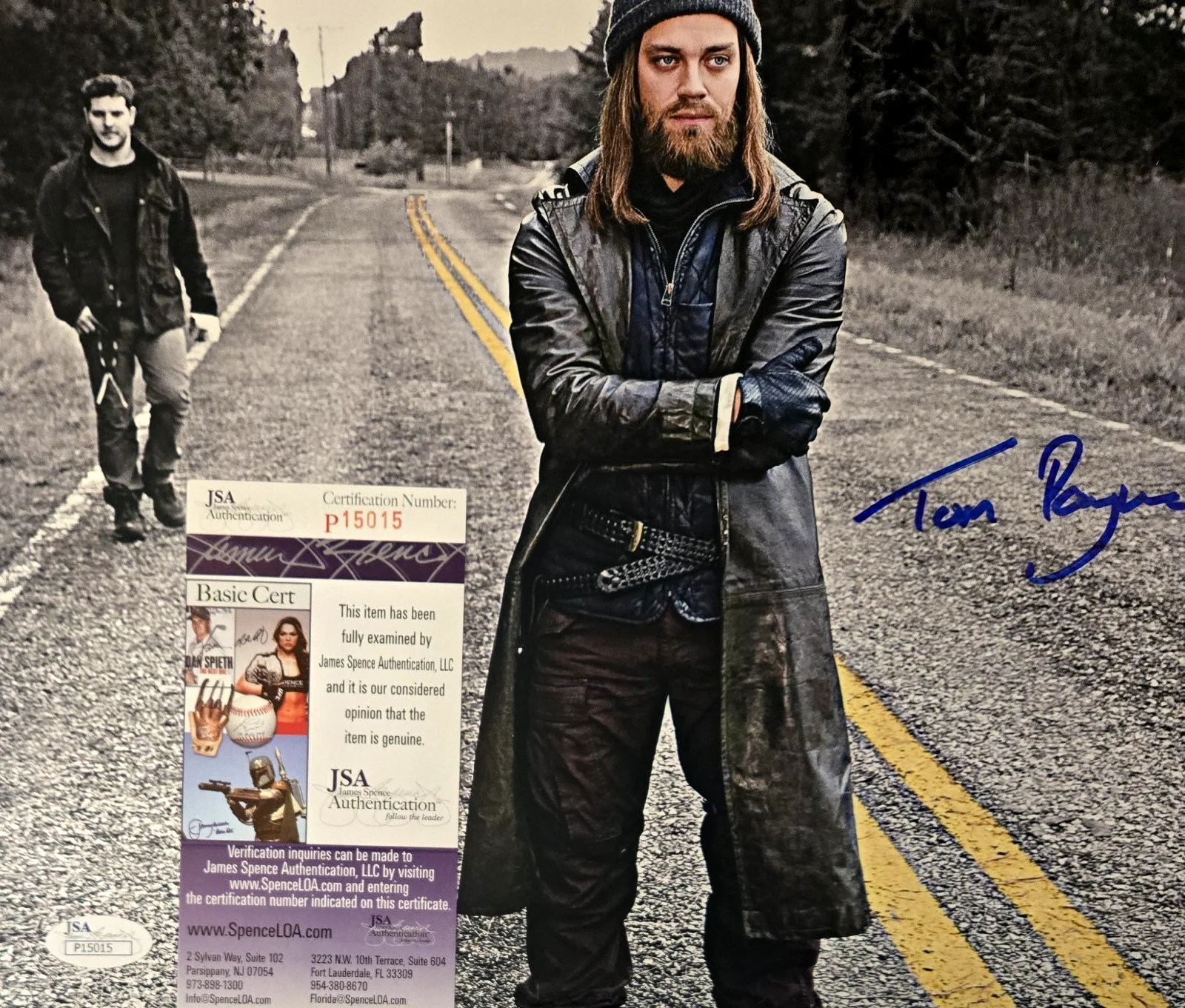 TOM PAYNE — Tom Payne Signed The Walking Dead Autograph Jesus Paul Monroe 11x14 JSA COA 015, изображение 2