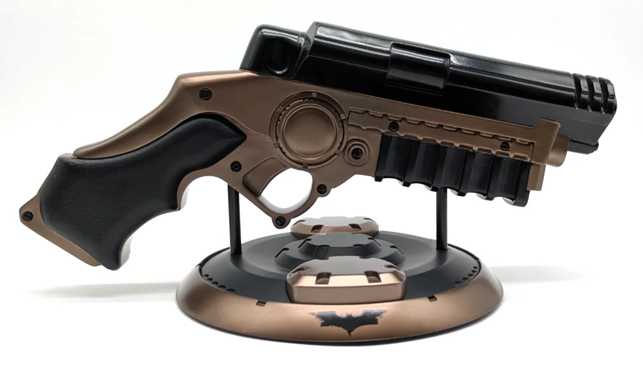 Grappling Launcher Prop Replica | Batman: Dark Knight | DC Direct | Ltd Ed 1500, image 2