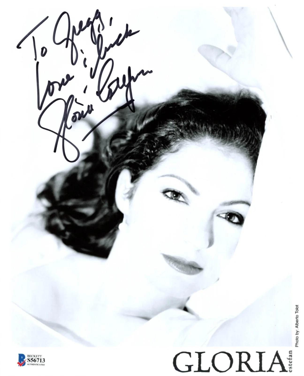 Gloria Estefan — Gloria Estefan Signed Auto 8x10 Photo Inscribed "Love & Luck" Beckett COA, изображение 4