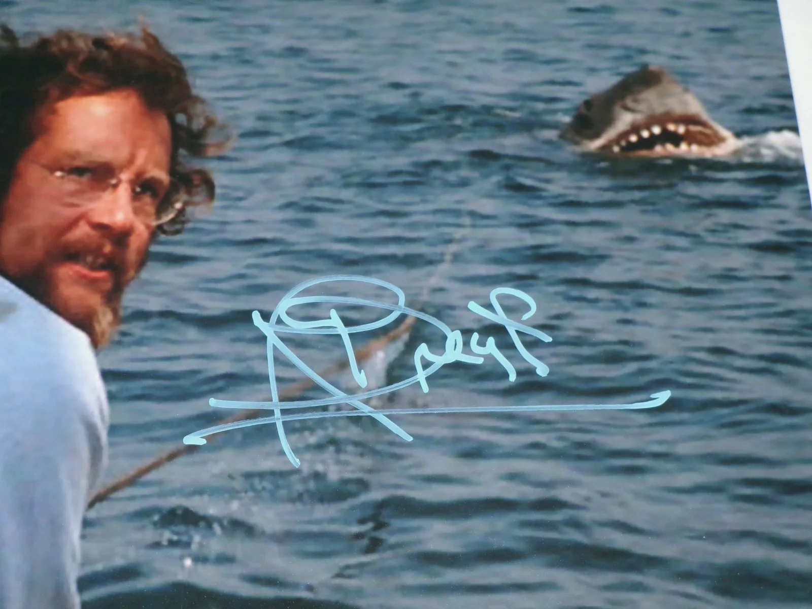 Richard Dreyfuss — Jaws Richard Dreyfuss Signed 11x14 Photo JSA CERT, image 2