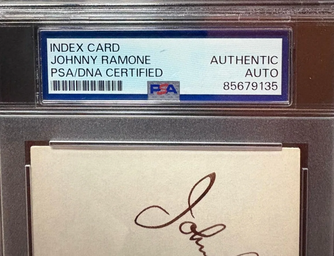 Johnny Ramone — JOHNNY RAMONE SIGNED INDEX CARD PSA ENCAPSULATED RAMONES PUNK ROCKET TO RUSSIA, изображение 2