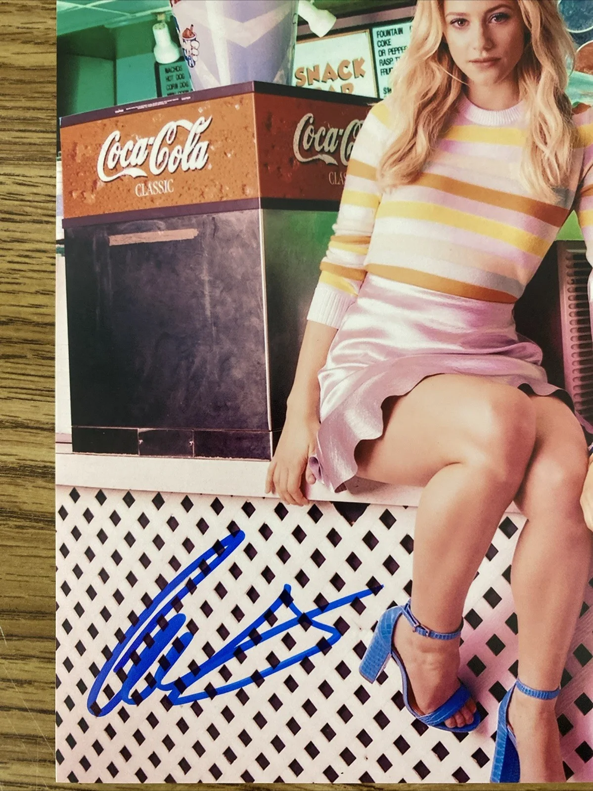 Lili Reinhart & Camila Mendes Autographed 8x10 Photo Riverdale Betty Veronica, изображение 2