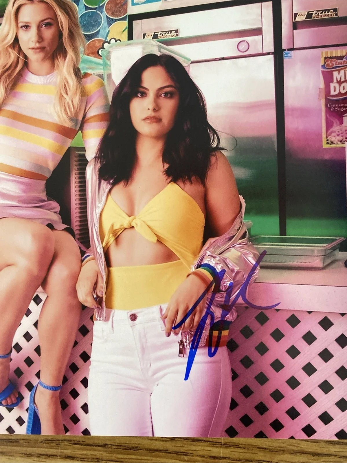 Lili Reinhart & Camila Mendes Autographed 8x10 Photo Riverdale Betty Veronica, изображение 3