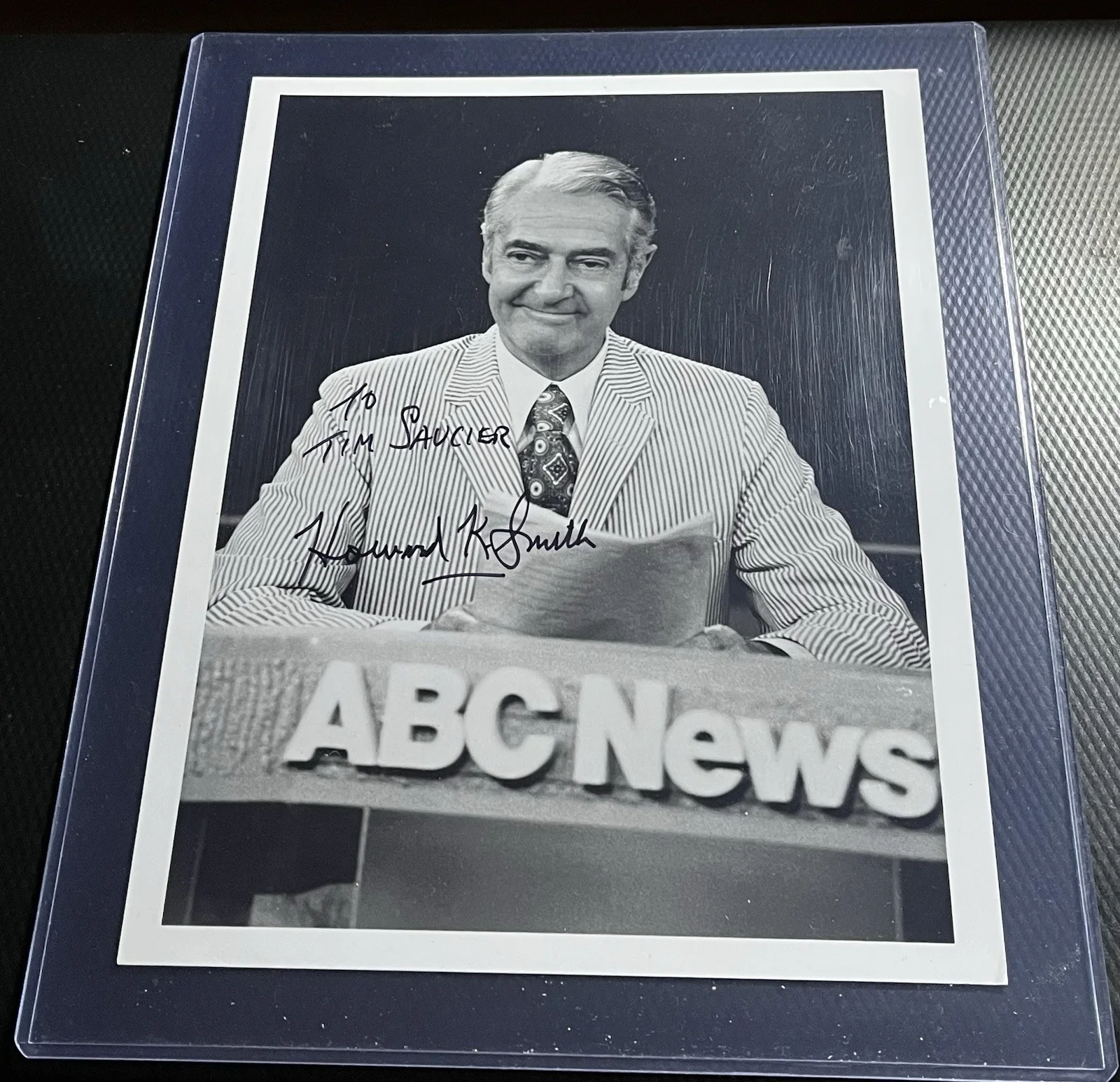 Howard K. Smith — Howard K. Smith ABC News Signed 6x9 Black White Photo w/ Top Loader & COA, изображение 2