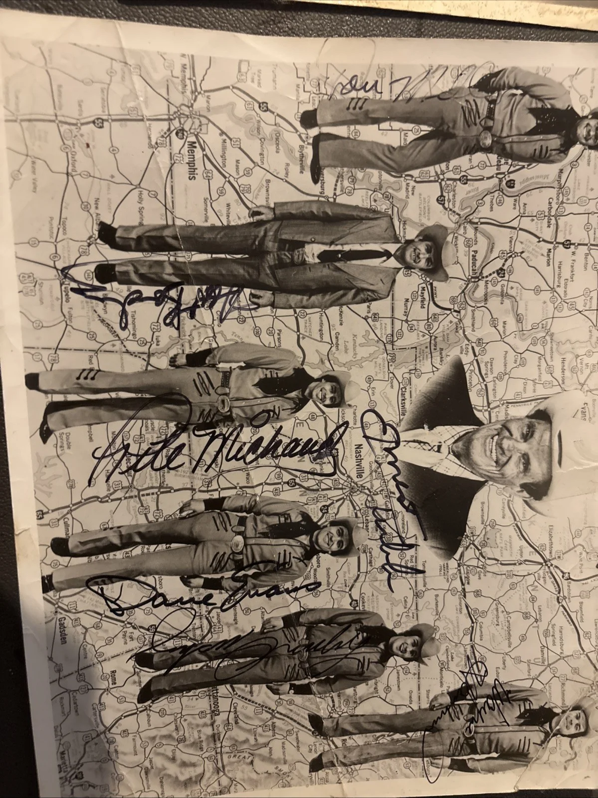 Signature Pictures, image 3