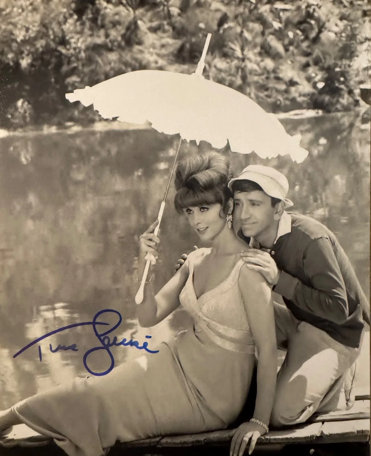 Tina Louise — Tina Louise Signed 8x10 Photo – Gilligan’s Island Vintage Pose w/ COA