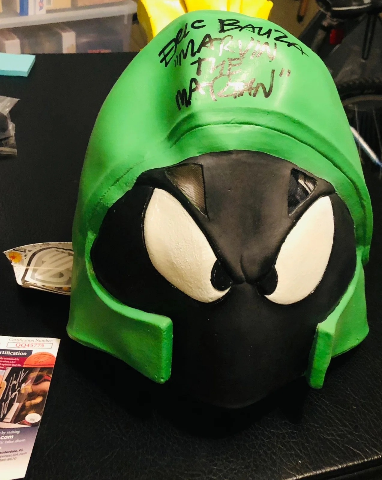 Eric Bauza — Eric Bauza Marvin The Martian Voice Actor Signed Latex Mask JSA COA RARE A, image 2