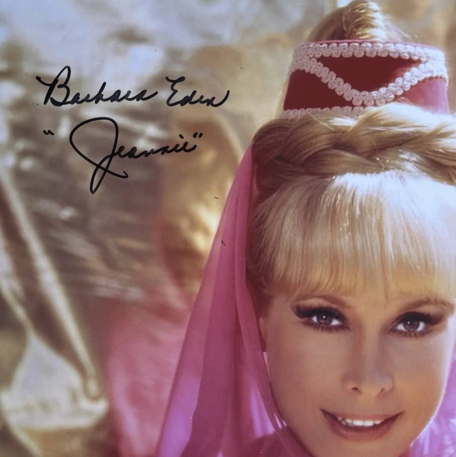 BARBARA EDEN — BARBARA EDEN HAND SIGNED AUTOGRAPH 11X14 PHOTO "I DREAM OF JEANNIE" +JSA COA., изображение 2