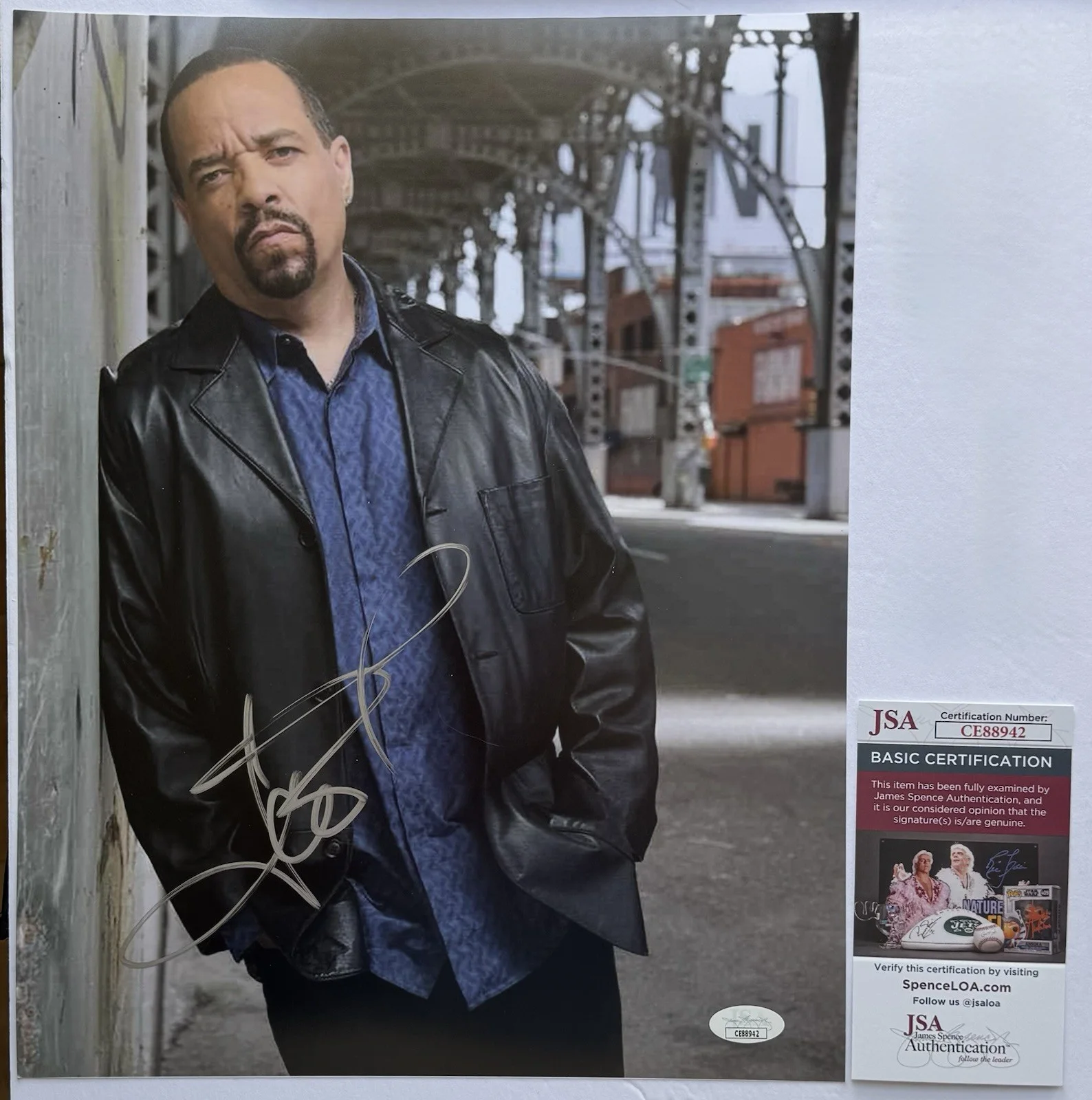 ICE-T — ICE-T HAND SIGNED AUTOGRAPH "LAW & ORDER: SVU" 11X14 PHOTO +JSA COA RAP LEGEND.