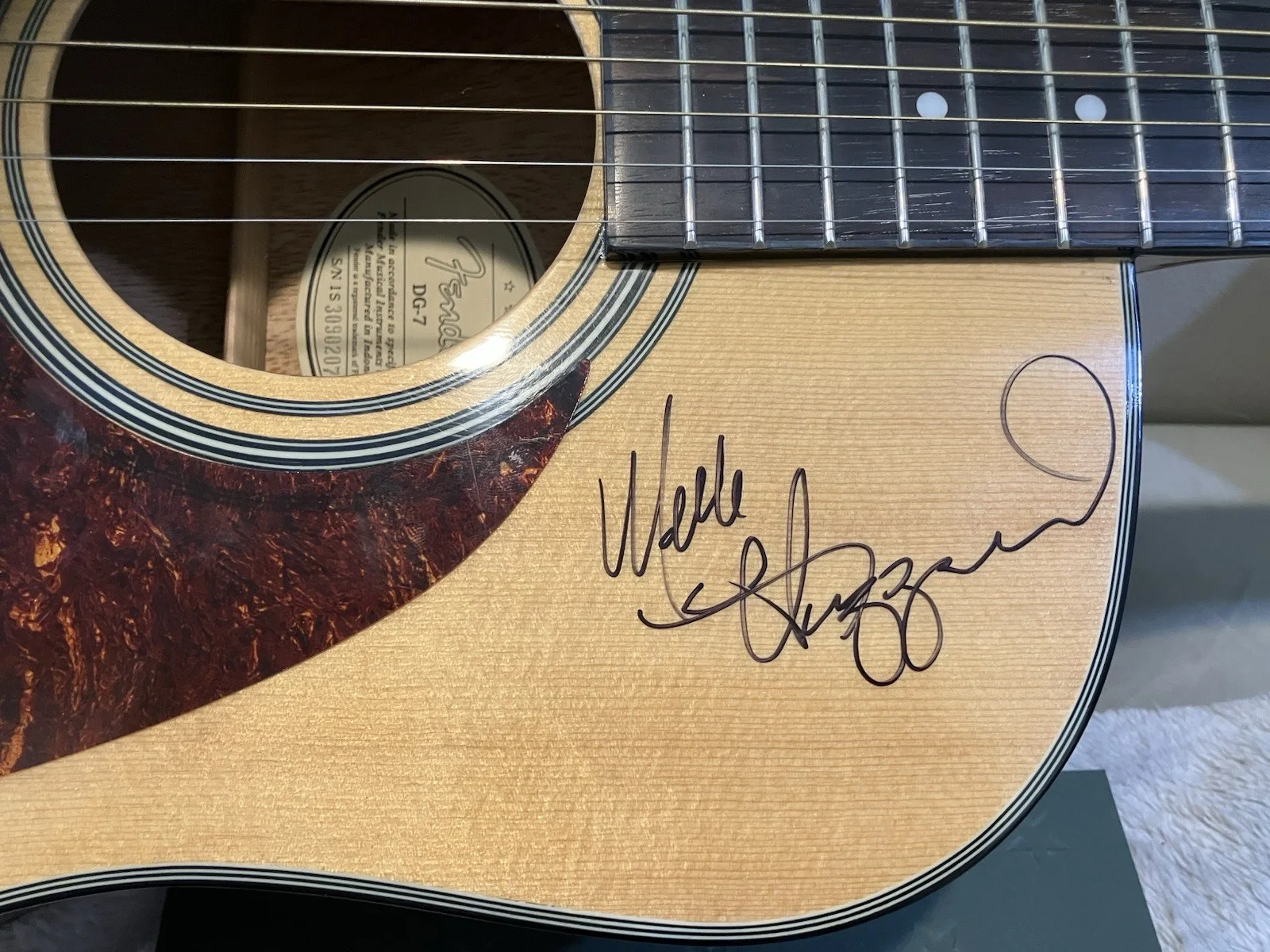 MERLE HAGGARD Signed Acoustic FENDER Guitar Konocti Harbor, CA Concert 2004 COA, image 2