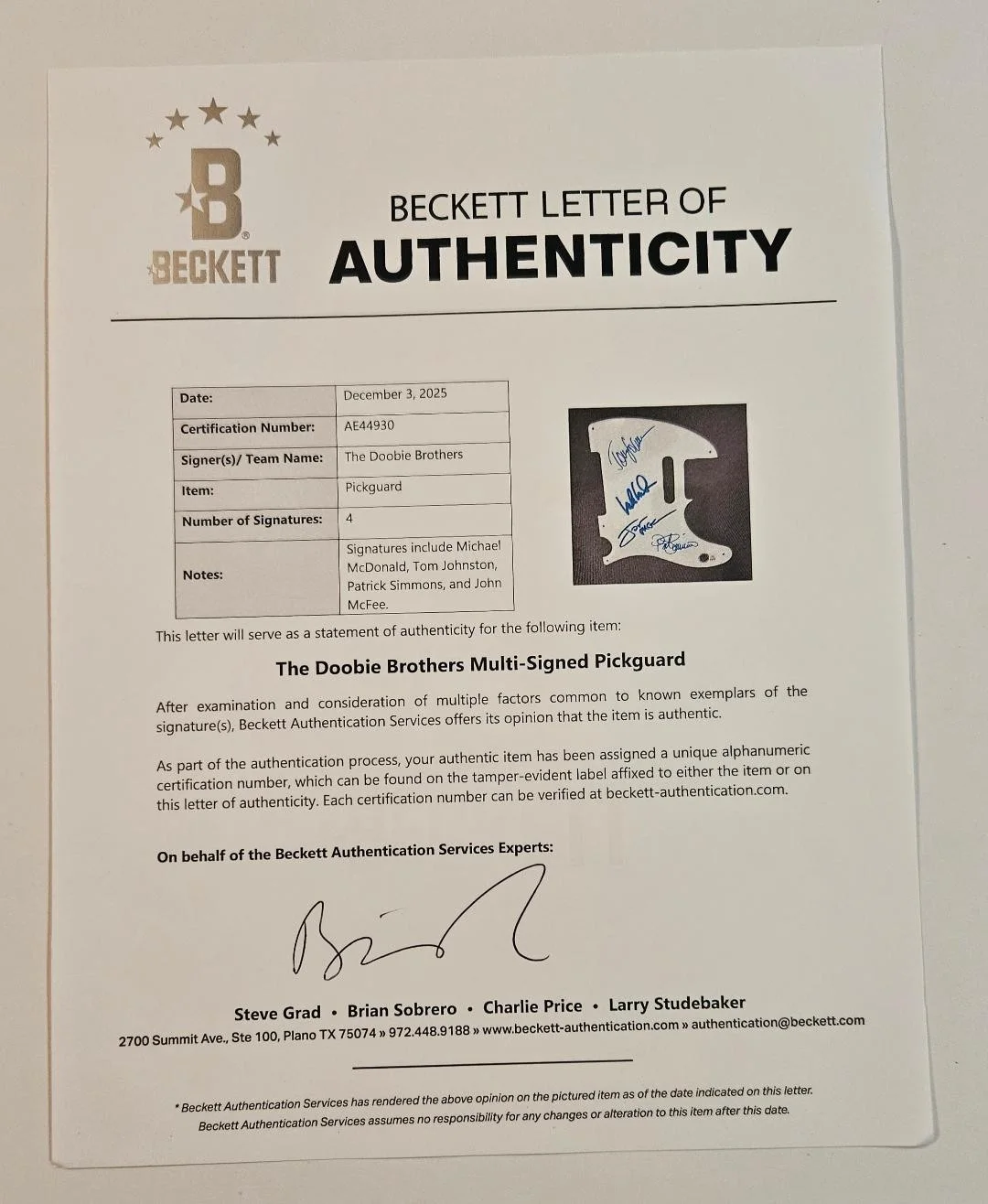 Michael McDonald, Tom Johnston, Patrick Simmons, John McFee — DOOBIE BROTHERS SIGNED PICKGUARD X4 MICHAEL TOM PAT JOHN RARE AUTOS BECKETT LOA, image 3