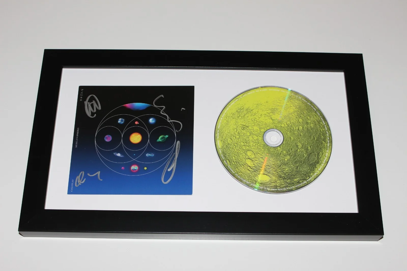 COLDPLAY BAND SIGNED FRAMED MUSIC OF THE SPHERES CD ALBUM COA CHRIS MARTIN, изображение 2