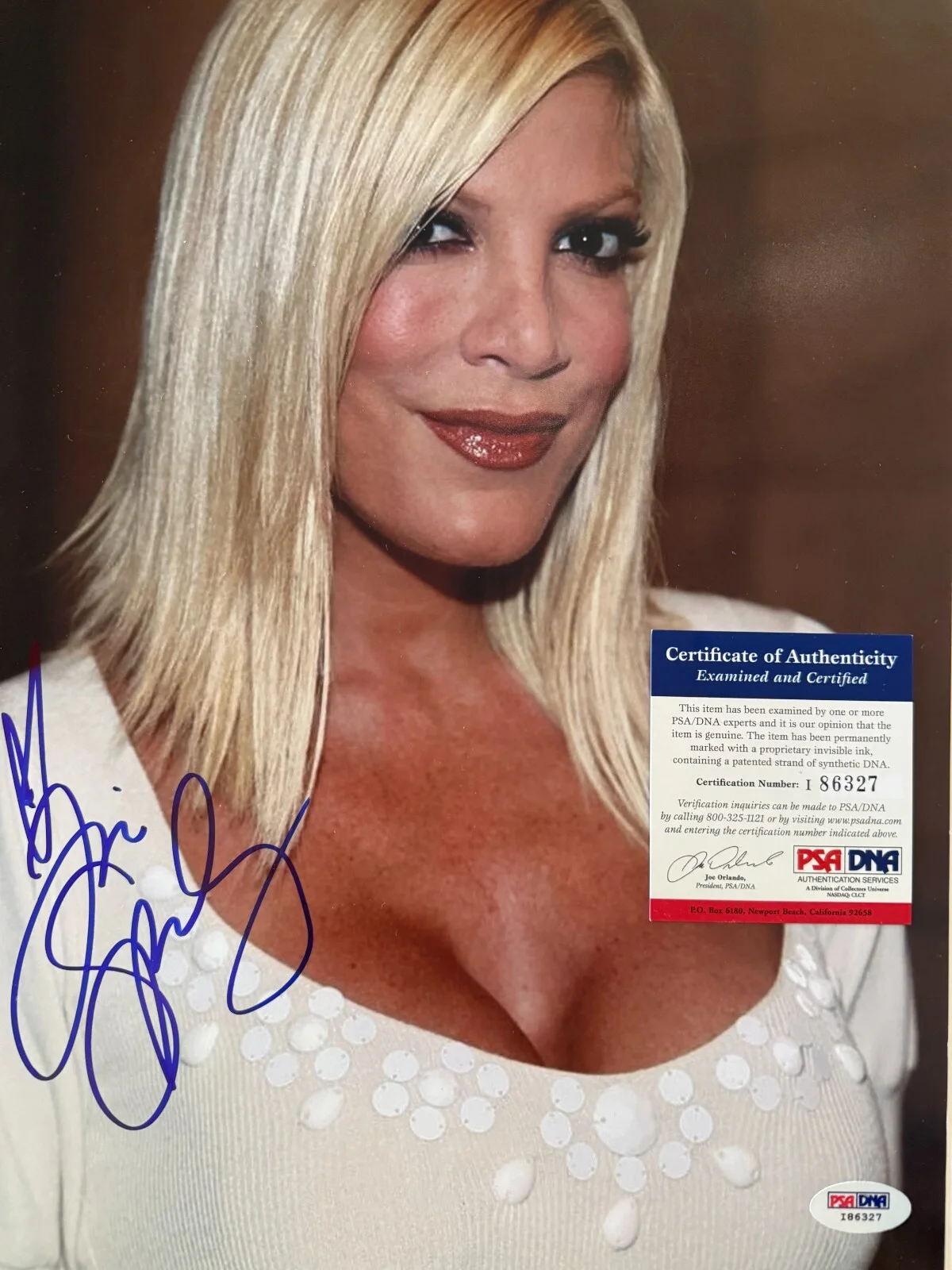 TORI SPELLING — Tori Spelling Signed• Authentic Autographed 11x14 Photo (PSA/DNA) #I86327