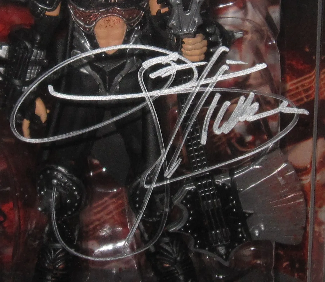 GENE SIMMONS SIGNED KISS ACTION FIGURE SPECIAL EDITION THE DEMON MCFARLANE JSA, изображение 2