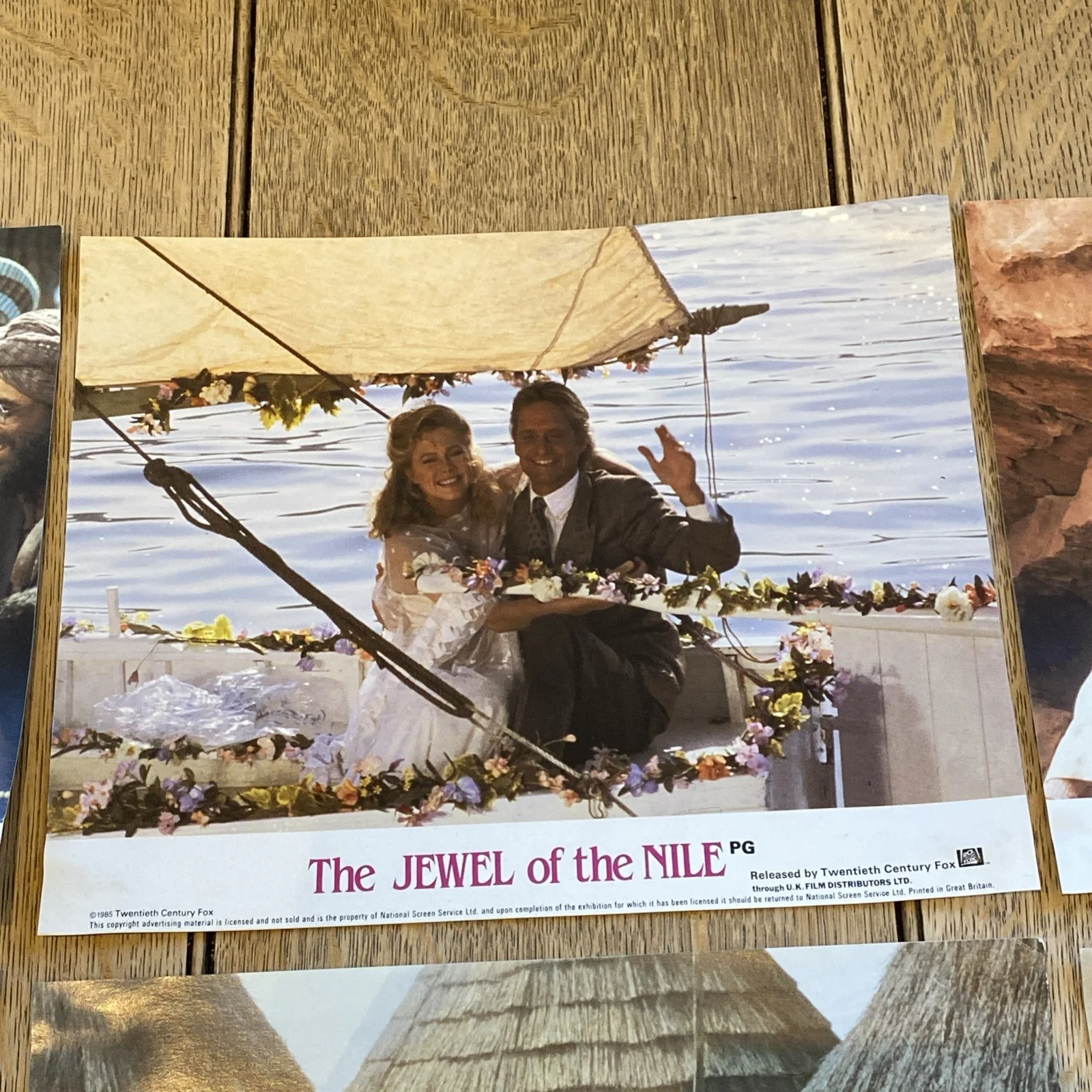 Original Jewel of the Nile Douglas Devito Cinema Movie Film Lobby Cards 10" x 8", изображение 3