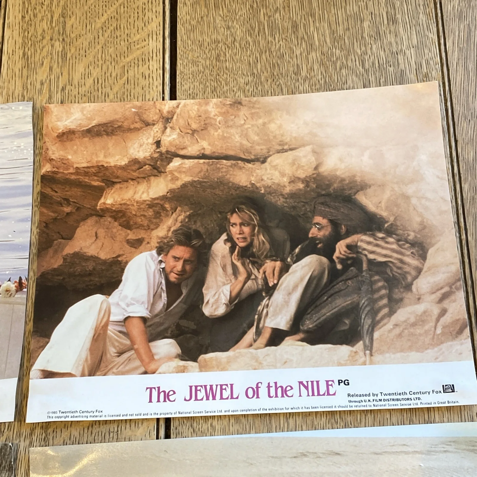 Original Jewel of the Nile Douglas Devito Cinema Movie Film Lobby Cards 10" x 8", изображение 4