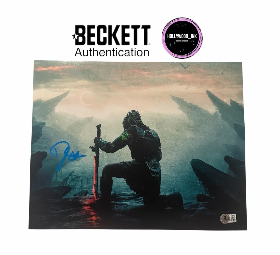 Dimitrius Koloamatangi — DIMITRIUS KOLOAMATANGI SIGNED AUTOGRAPH 11x14 PREDATORS BADLANDS BECKETT (B)