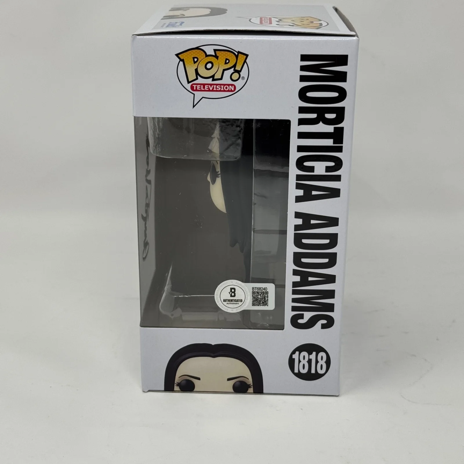 Anjelica Huston — Anjelica Huston Signed The Addams Family Morticia Addams Funko Pop Beckett COA, изображение 3