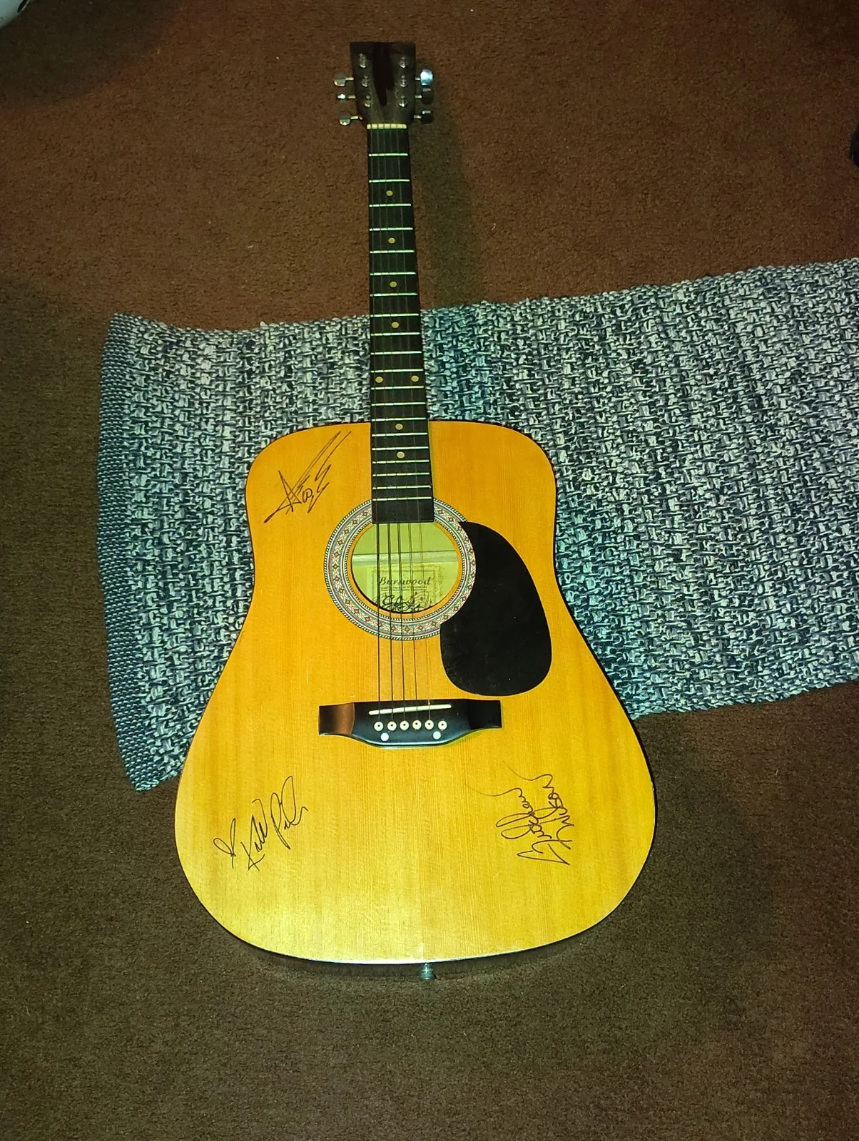 Autographed Gretchen Wilson Signed Acoustic Guitar, image 2
