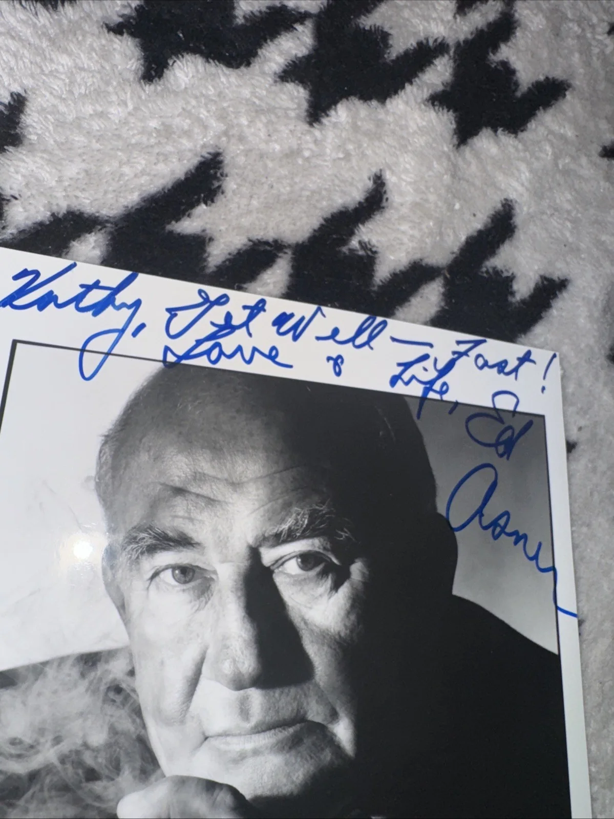 Ed Asner — Signed Ed Asner 8x10 Photo, image 4