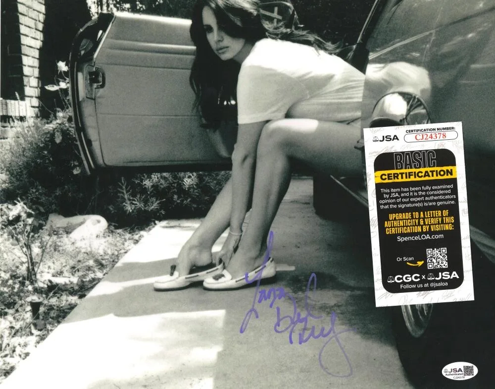 Lana Del Rey — Lana Del Rey Signed Autograph 11x14 Photo - Sexy Pop Superstar w/ JSA COA, изображение 2
