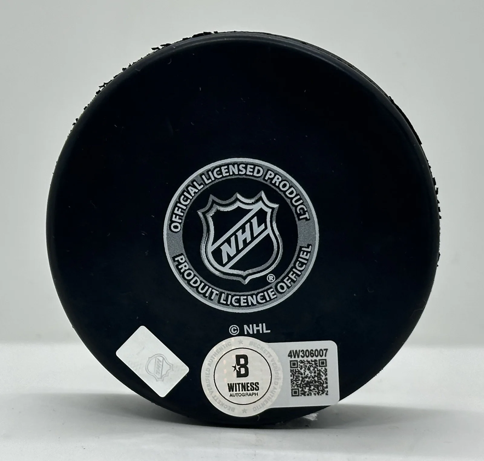 Emilio Estevez — Emilio Estevez Autographed The Mighty Ducks Hockey Puck Bombay ! BAS W, image 2