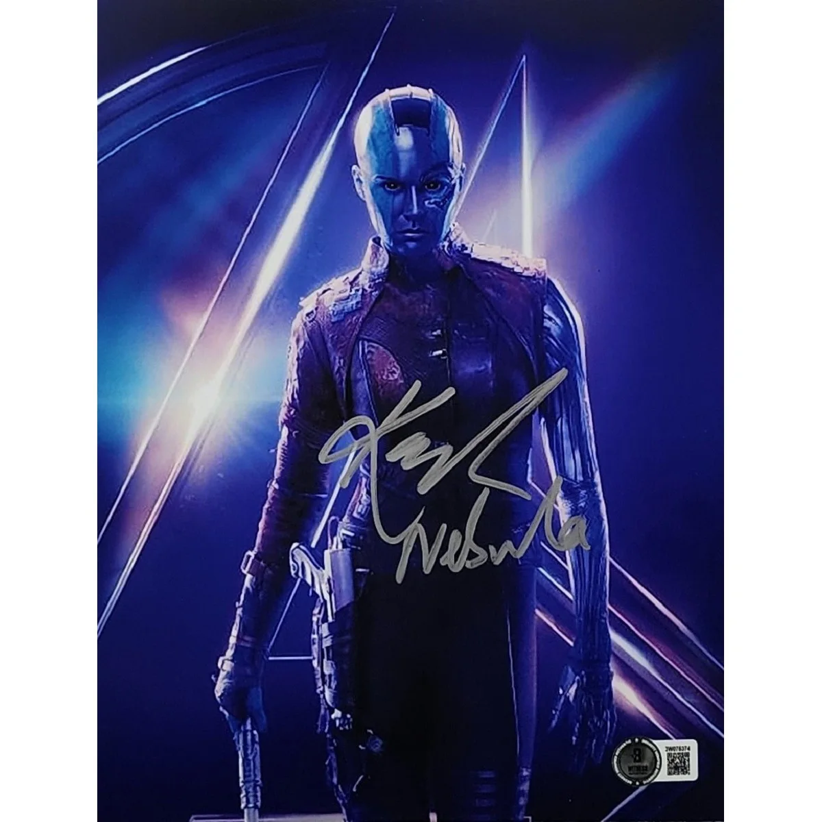Karen Gillan — Karen Gillan Signed Photo #2 (8x10) w/ "Nebula"