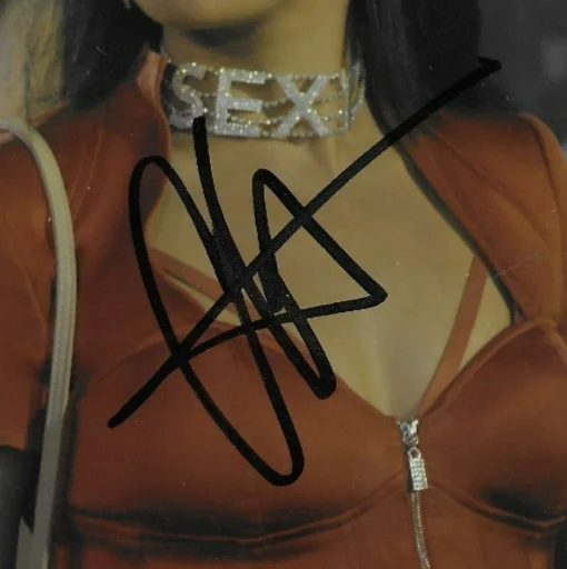 Constance Wu — Signed Constance Wu Hustlers Autographed 8x10 Photo #2 Original, изображение 2
