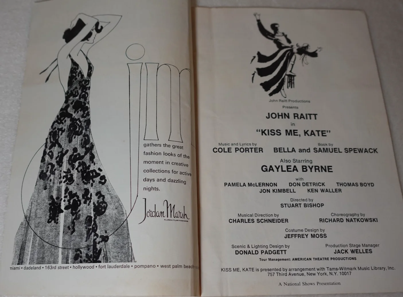 Kiss Me Kate John Raitt SIGNED Miami 1970s Playgoer Vintage Theater Program, изображение 5