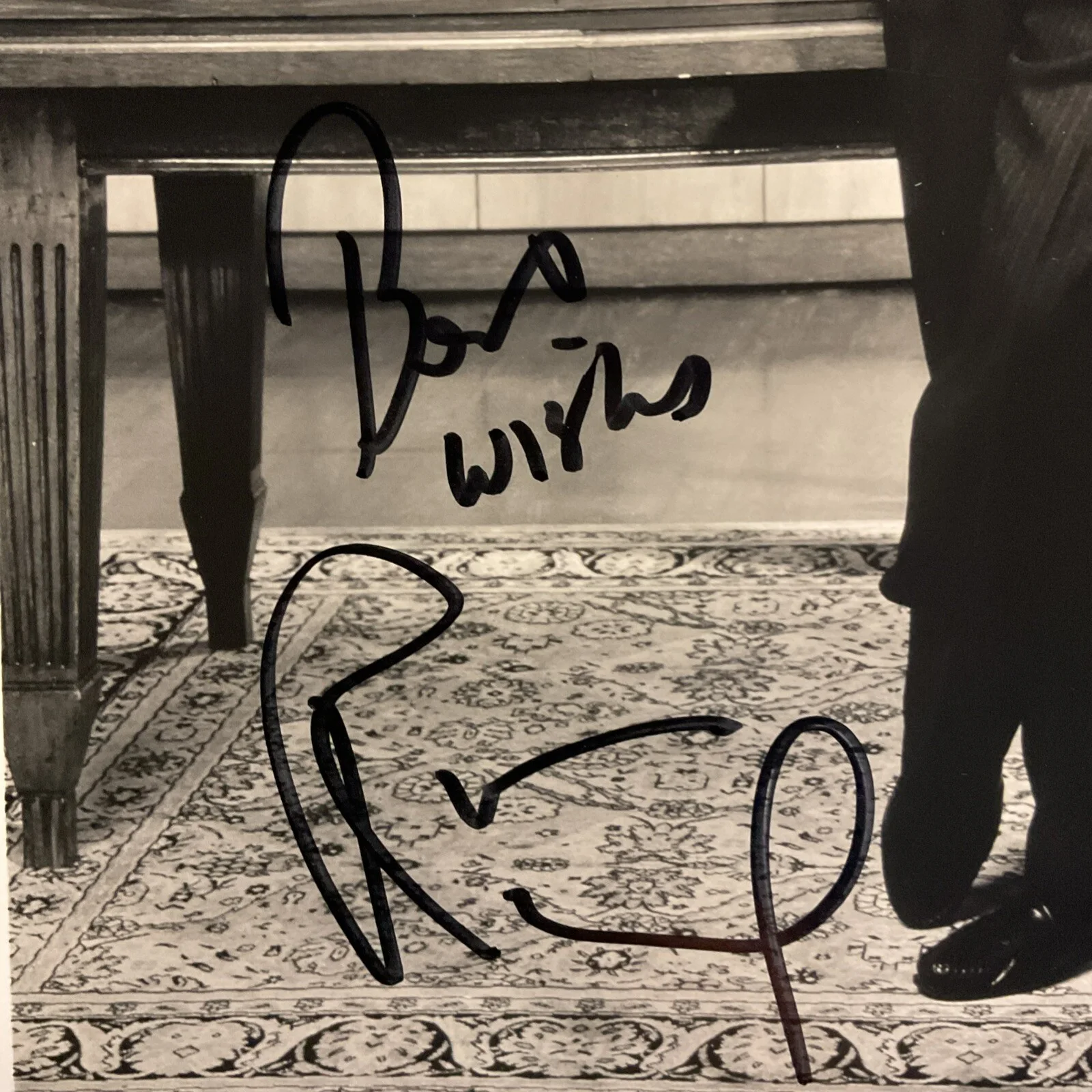 Robert Wuhl — Robert Wuhl REAL hand SIGNED 8x10" Photo B&W Autographed, изображение 2