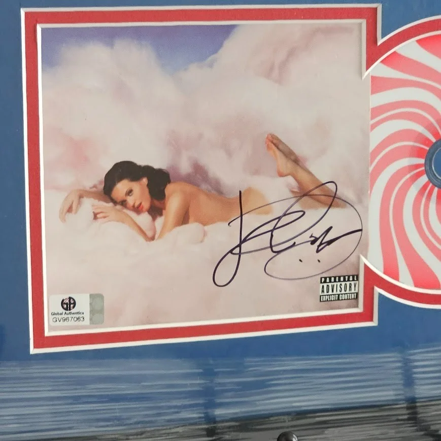 Katy Perry Signed Autographed CD Teenage Dream Global Authentics COA, image 2