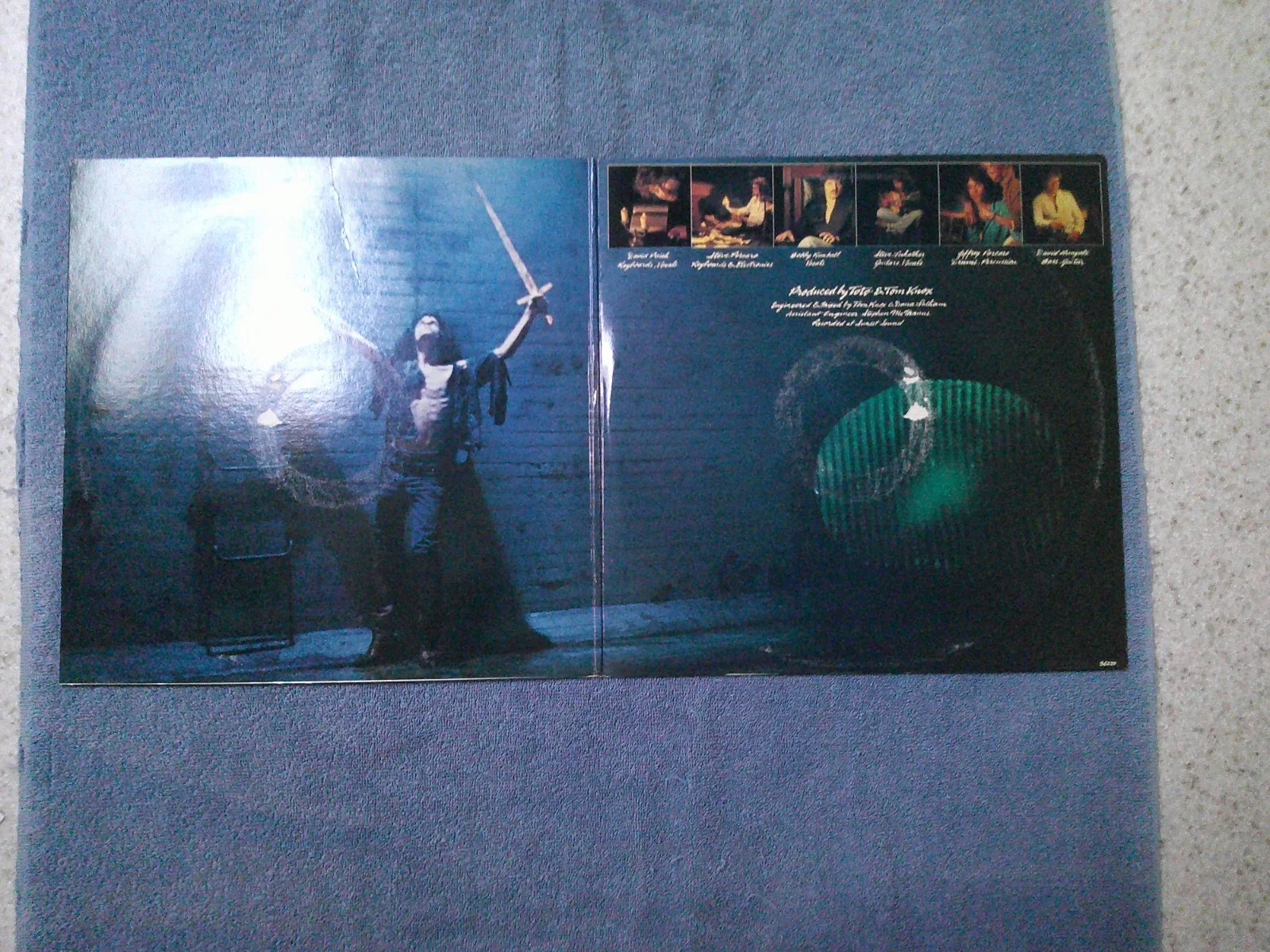 TOTO HYDRA - SIGNED - LP VINYL ALBUM JSA COA, изображение 2