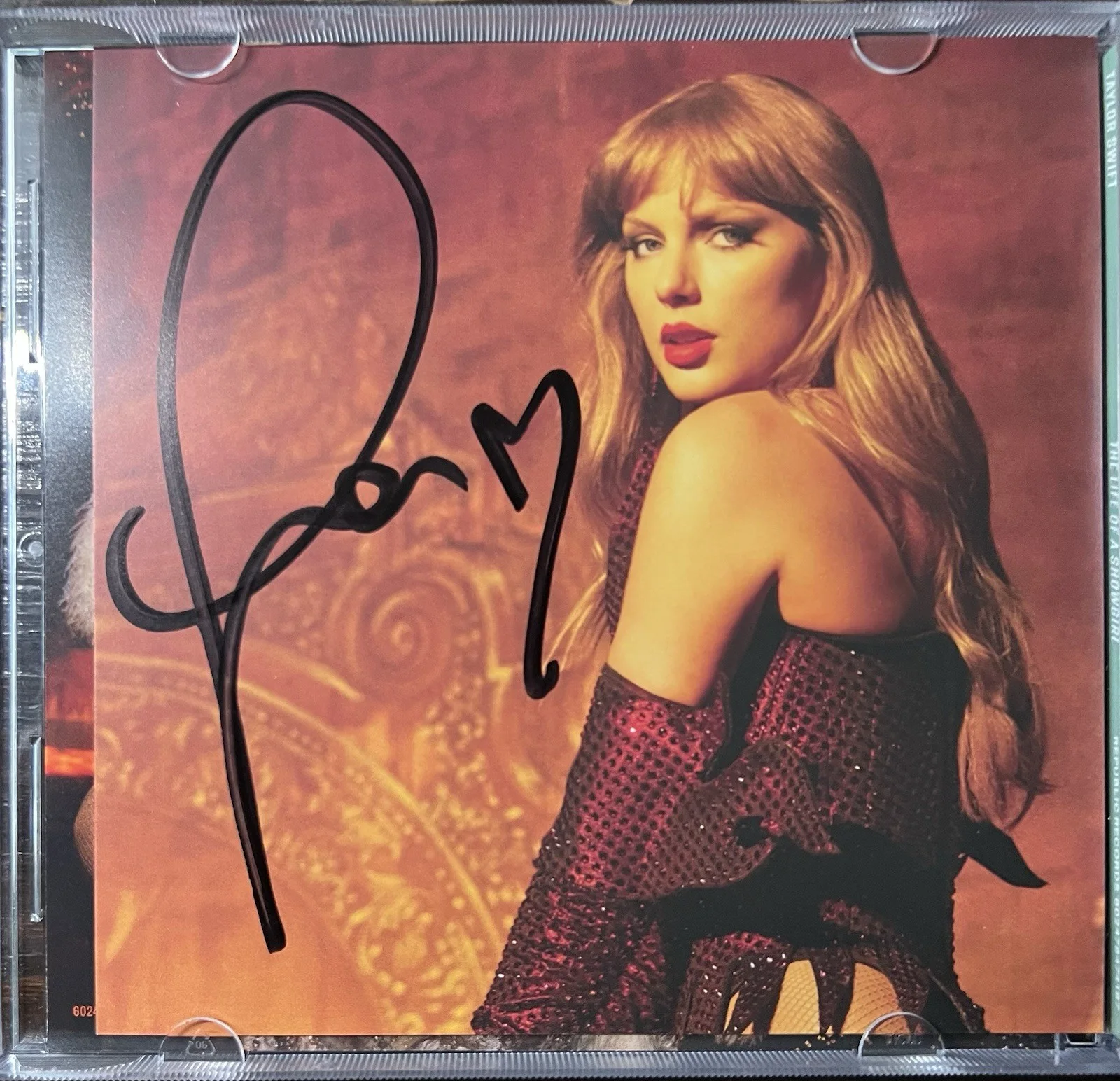 New Taylor Swift The Life of a Showgirl CD with Hand Signed Photo, изображение 3