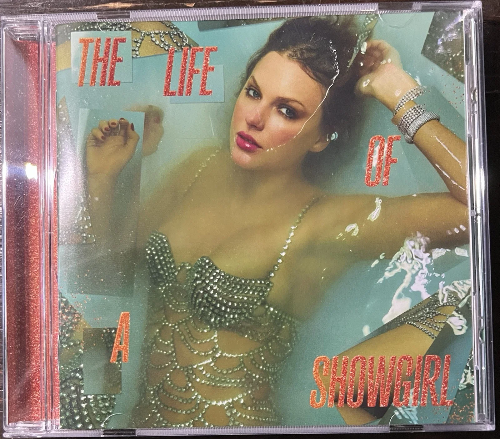 New Taylor Swift The Life of a Showgirl CD with Hand Signed Photo, изображение 4