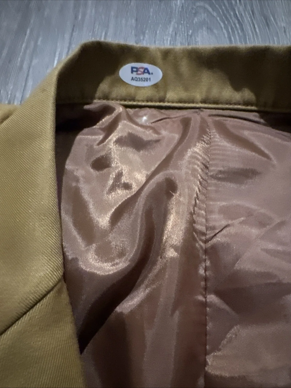 Adam Sandler — Adam Sandler Signed Autographed Happy Gilmore Gold Jacket! Psa Coa, изображение 3