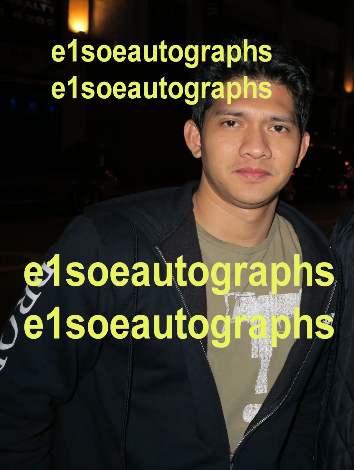 Iko Uwais — Iko Uwais signed The Raid 8x10 Photo - Proof - Star Wars The Force Awakens, image 2
