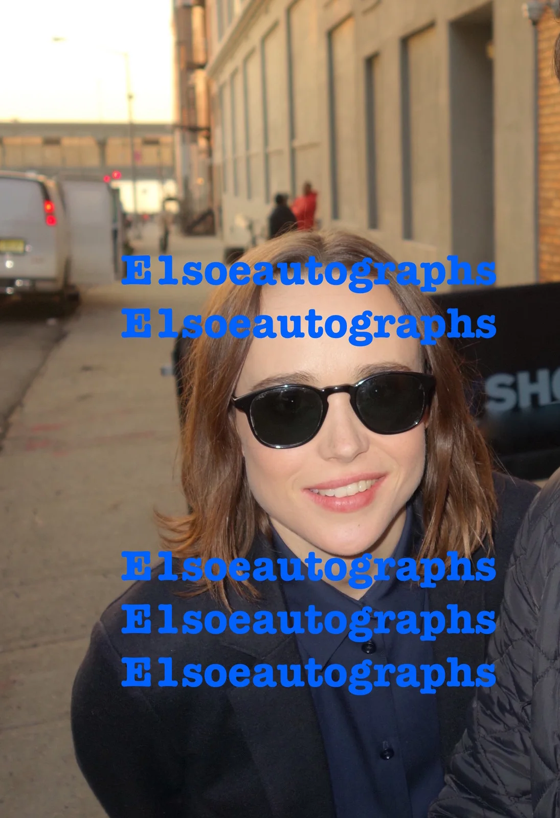 Ellen Page / Elliot Page signed 8x10 photo In Person- Proof. Juno, изображение 2