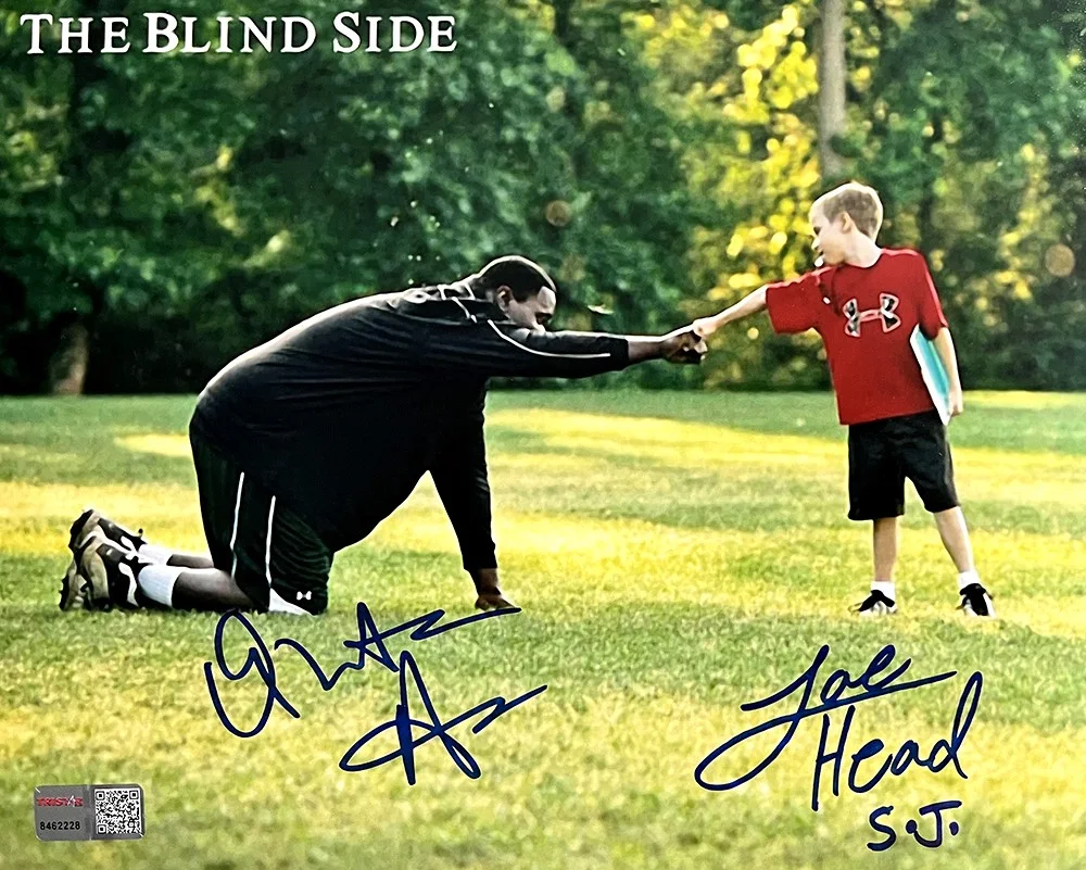 Quinton Aaron — Quinton Aaron & Jae Head Autographed The Blind Side Fist Bump 8x10 Photo TRISTAR