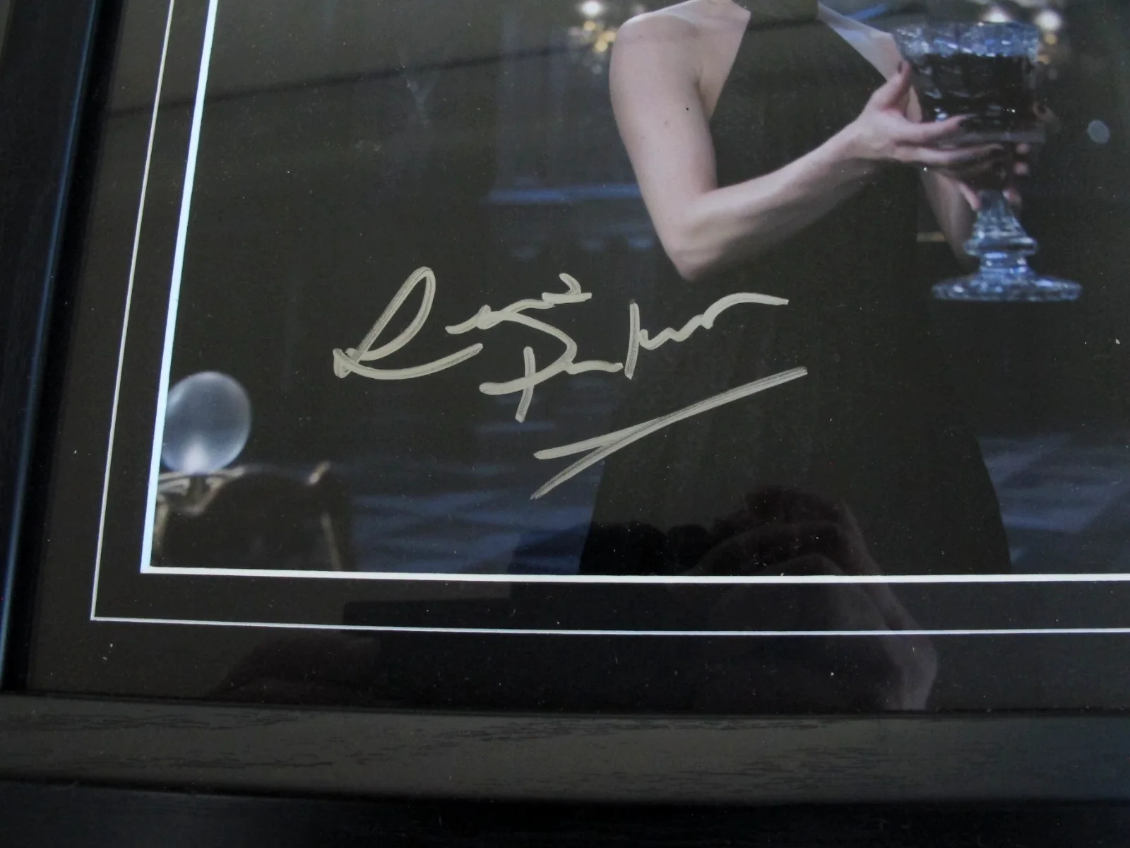 Lara Pulver — Lara Pulver SIGNED 8X10 UNDERWORLD: Blood Wars ~ with COA, image 2