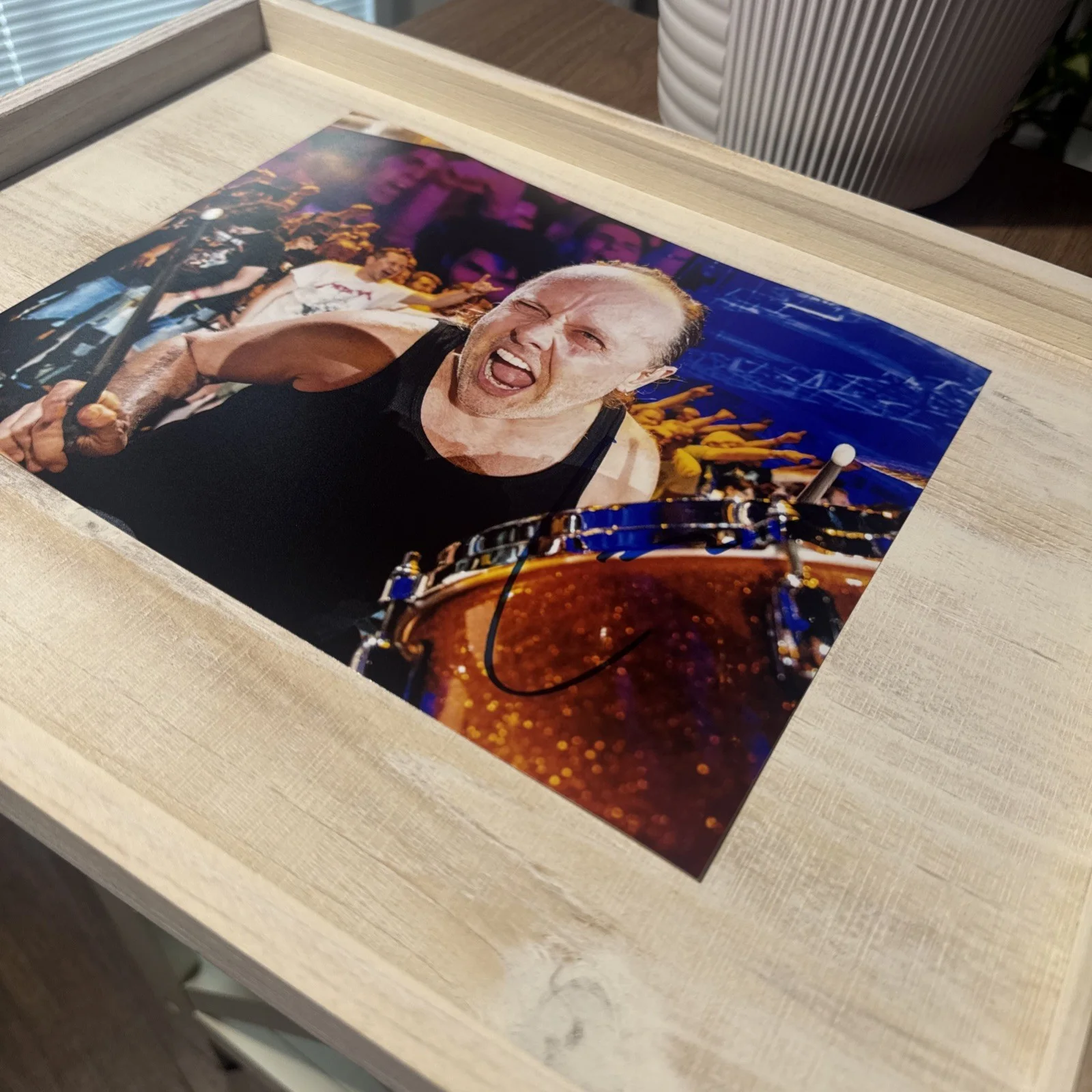 LARS ULRICH — LARS ULRICH ~ ORIGINAL SIGNED / AUTOGRAPHED 8x10 PHOTO METALLICA w/COA Hologram, изображение 3