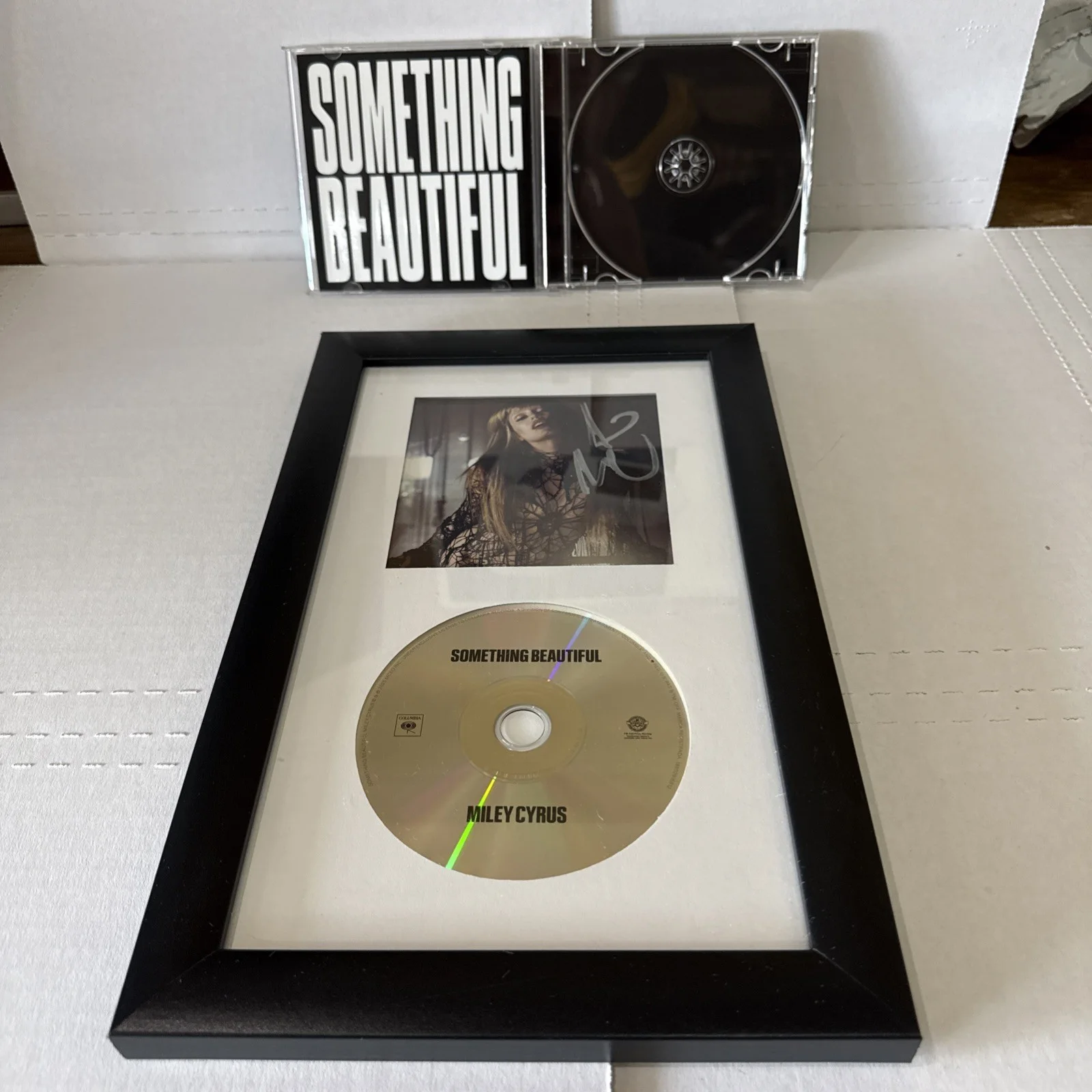 MILEY CYRUS SIGNED SOMETHING BEAUTIFUL CD Framed, image 5