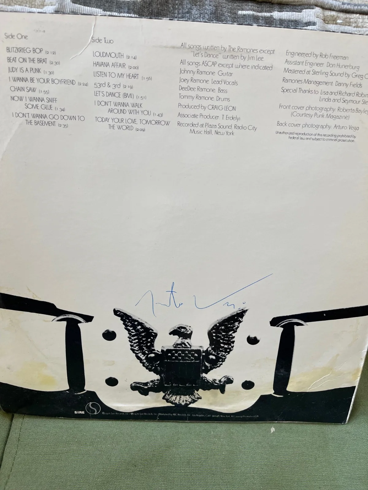 SIGNED x 5 - Ramones 1st Album,, image 3