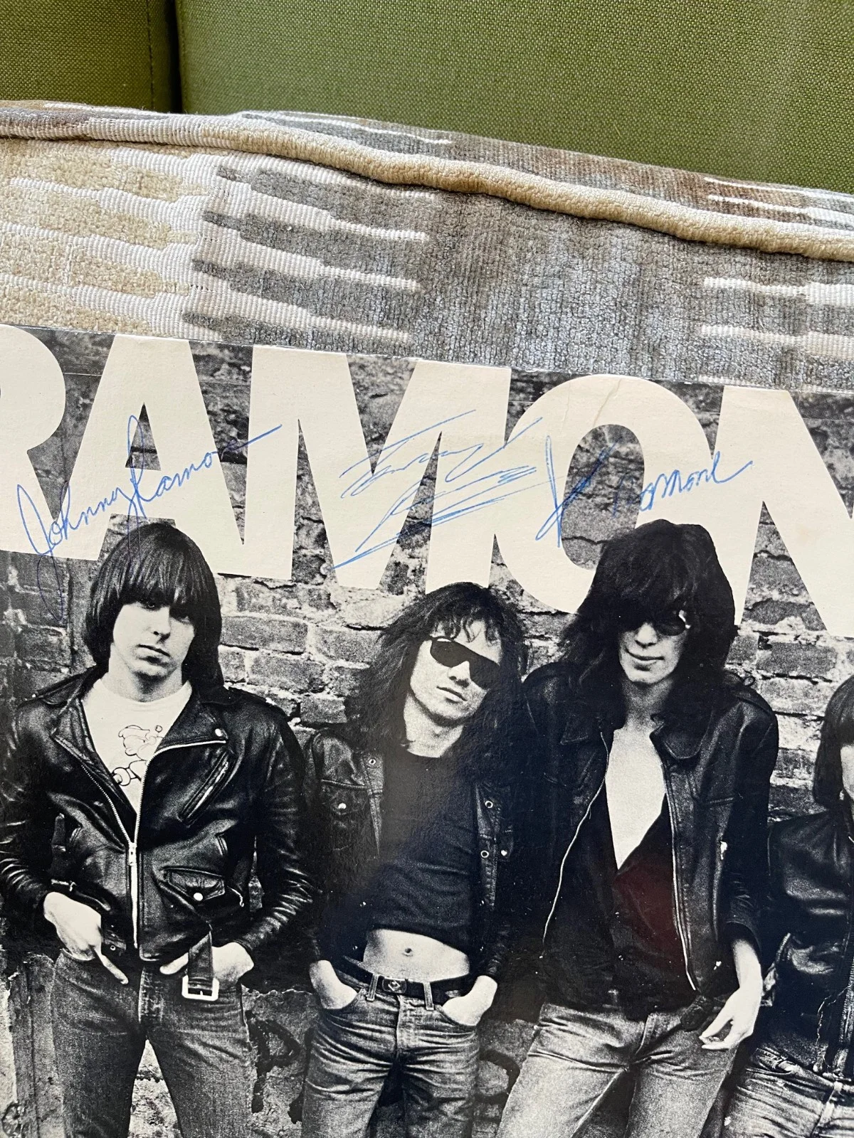 SIGNED x 5 - Ramones 1st Album,, image 4