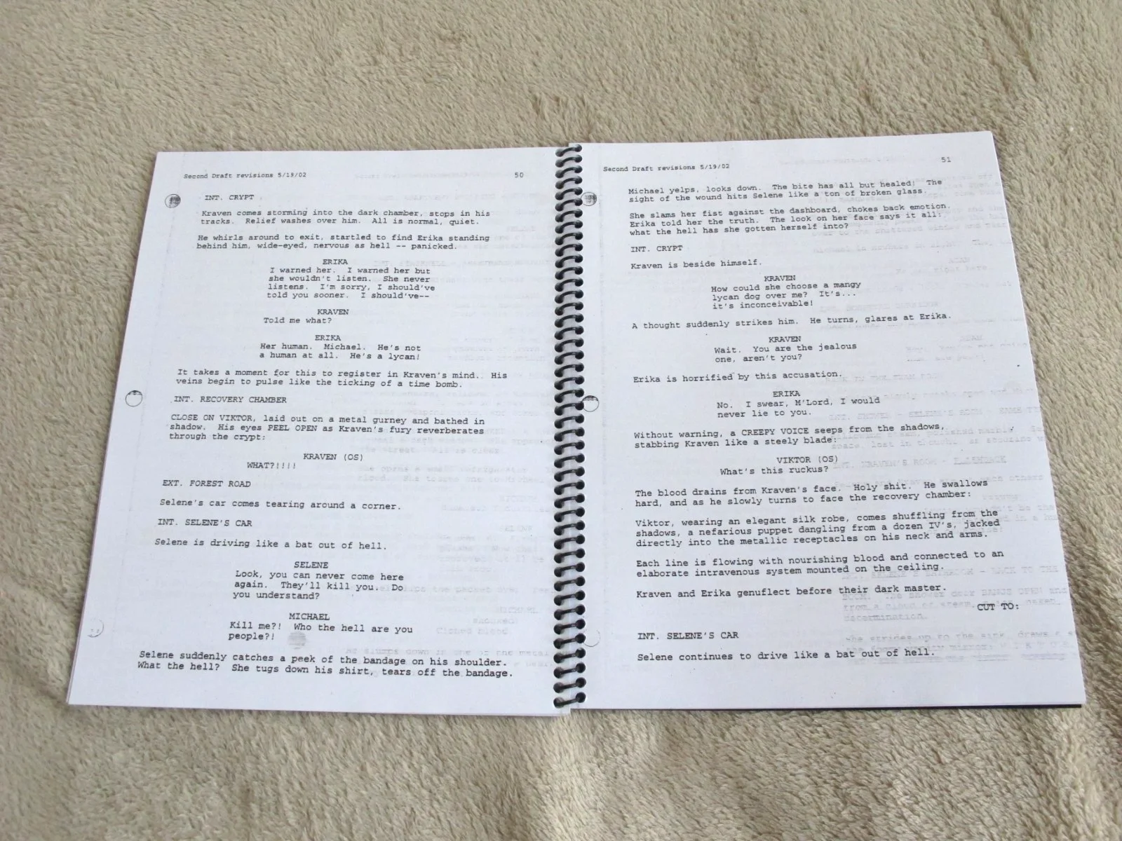 Kate Beckinsale — Kate Beckinsale ~ Hand SIGNED "Underworld" Complete Script Screenplay with COA, image 3