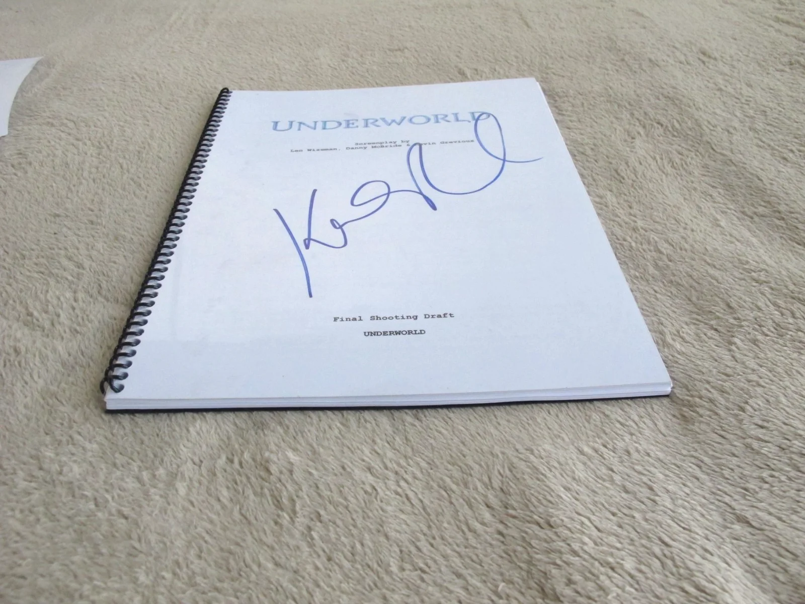Kate Beckinsale — Kate Beckinsale ~ Hand SIGNED "Underworld" Complete Script Screenplay with COA, image 4
