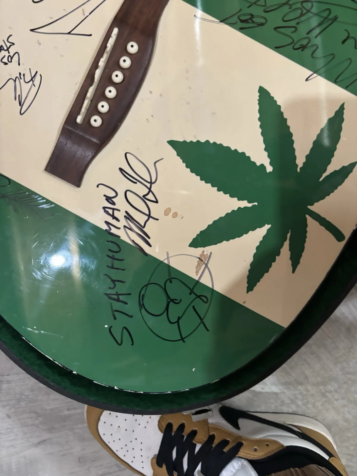 Autographed Cannibus Guitar Michael franti, Myles Dougherty, G Love, Donovan Fra, изображение 2