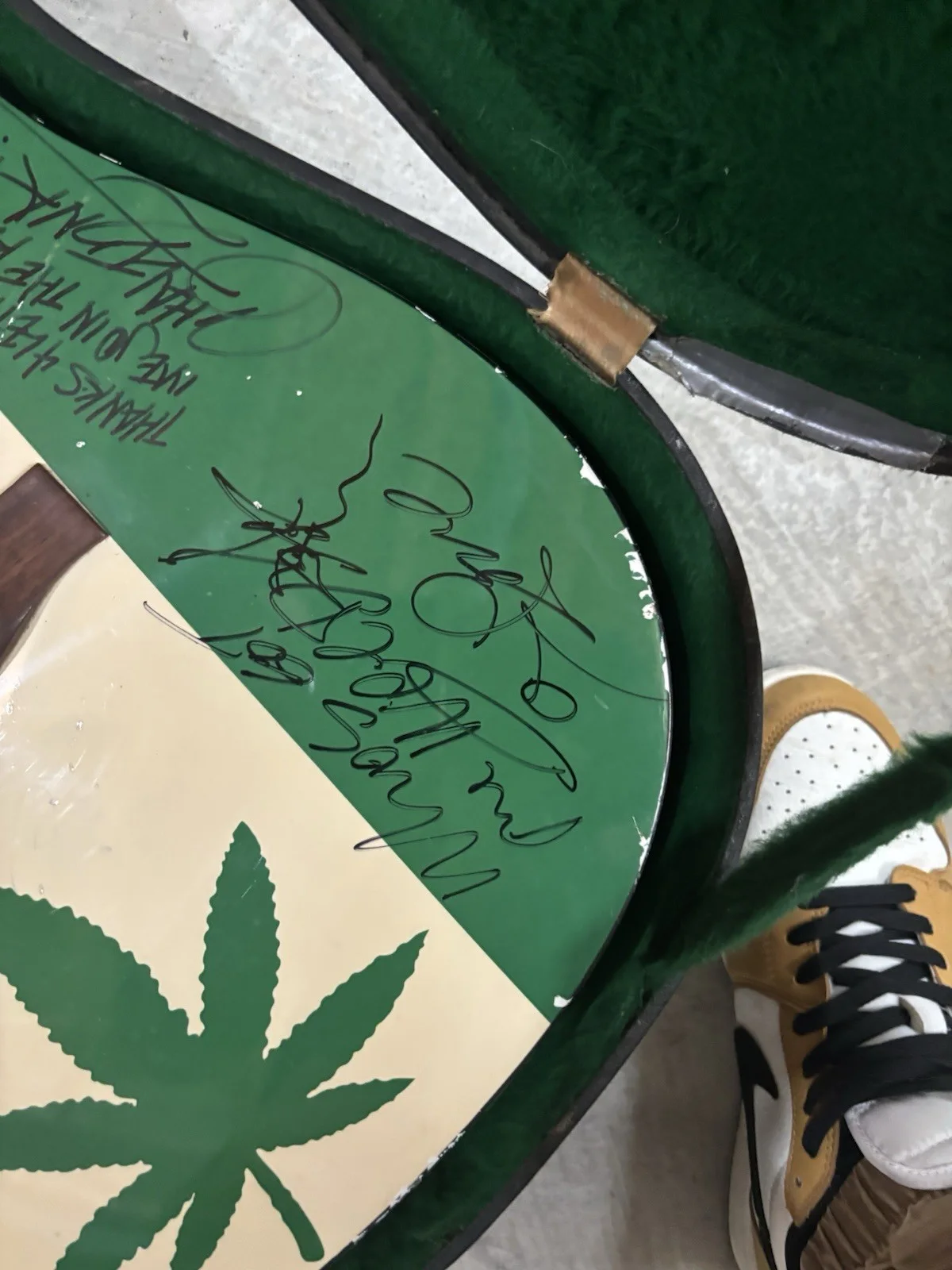 Autographed Cannibus Guitar Michael franti, Myles Dougherty, G Love, Donovan Fra, изображение 3